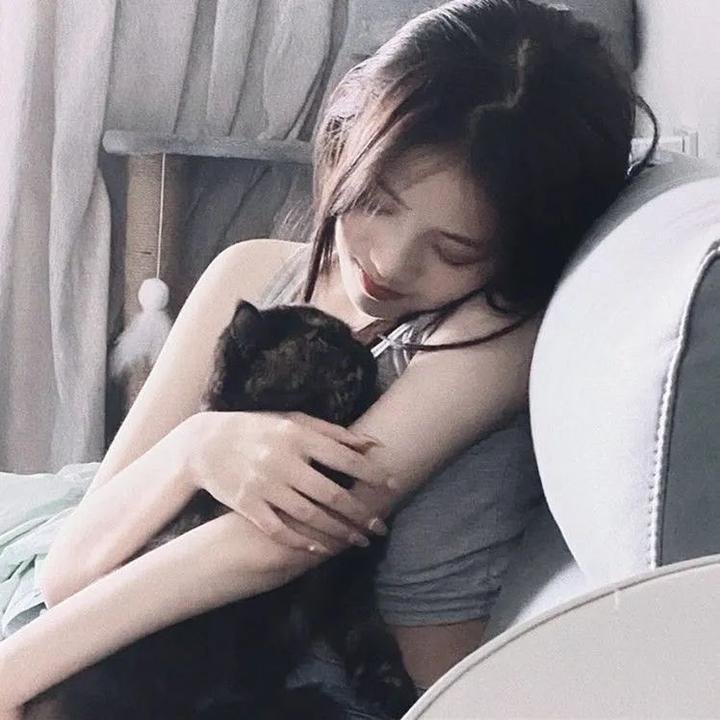 关于莉莉周的一切